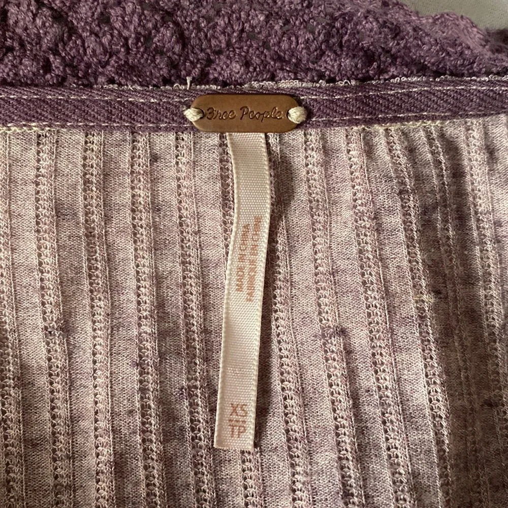 Free People Top Purple Cropped Long Sleeve Top w Crochet Lace & Buttons Sz XS